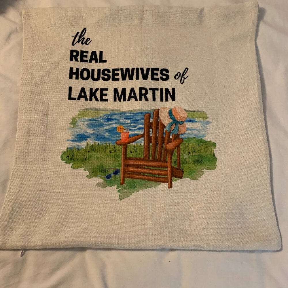 HOUSEWIVES OF LAKE MARTIN PILLOW COVER  NWOT 19" SQ